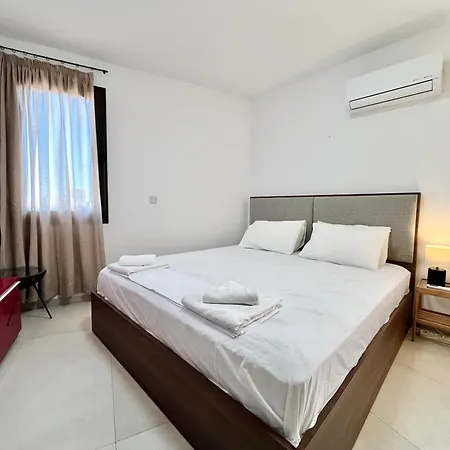 Sealine Apartment Larnaca